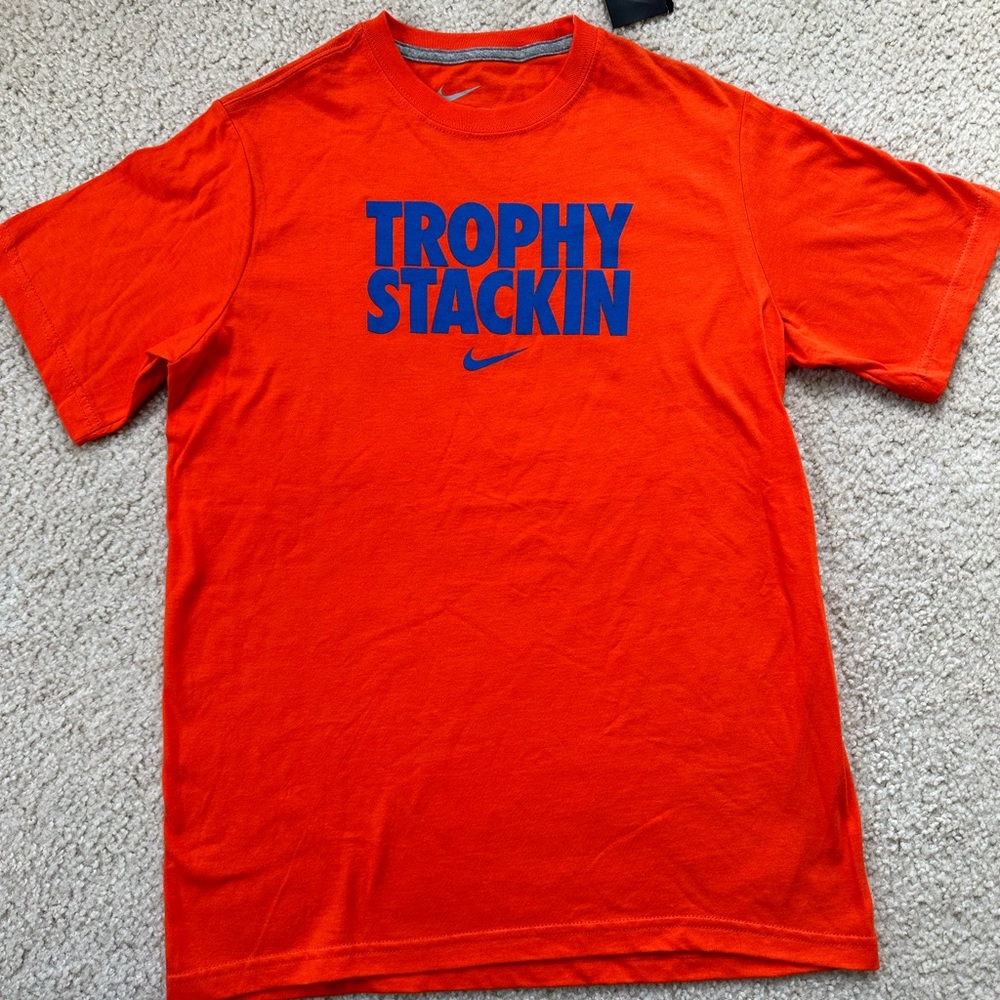 NWT Boys Nike T-shirt size XL